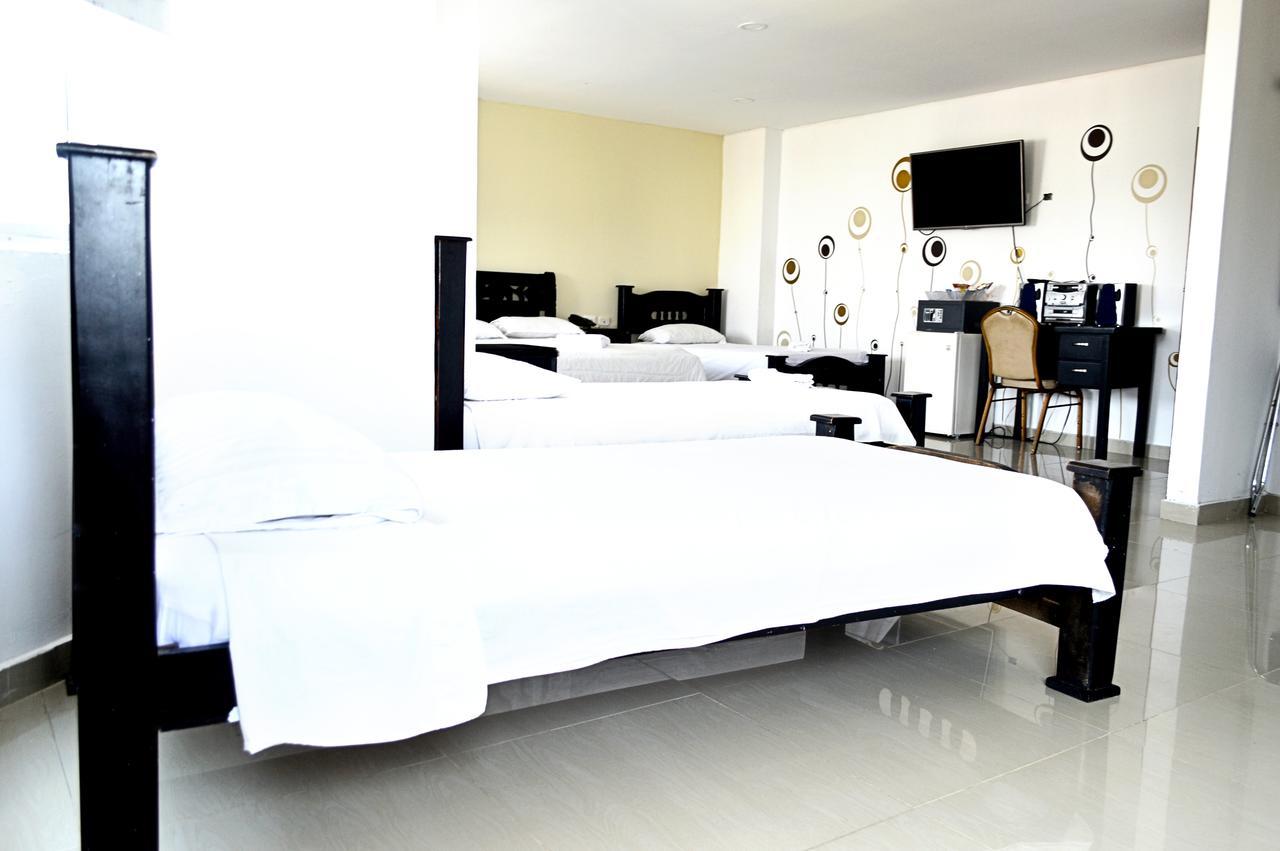 Hotel Intersuites Barranquilla  Exterior photo
